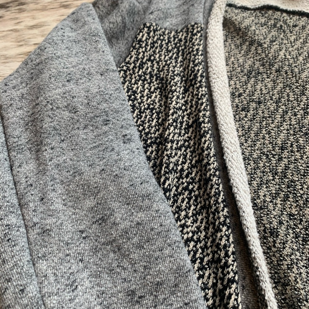 Buckle sweater - Picture 2 of 3